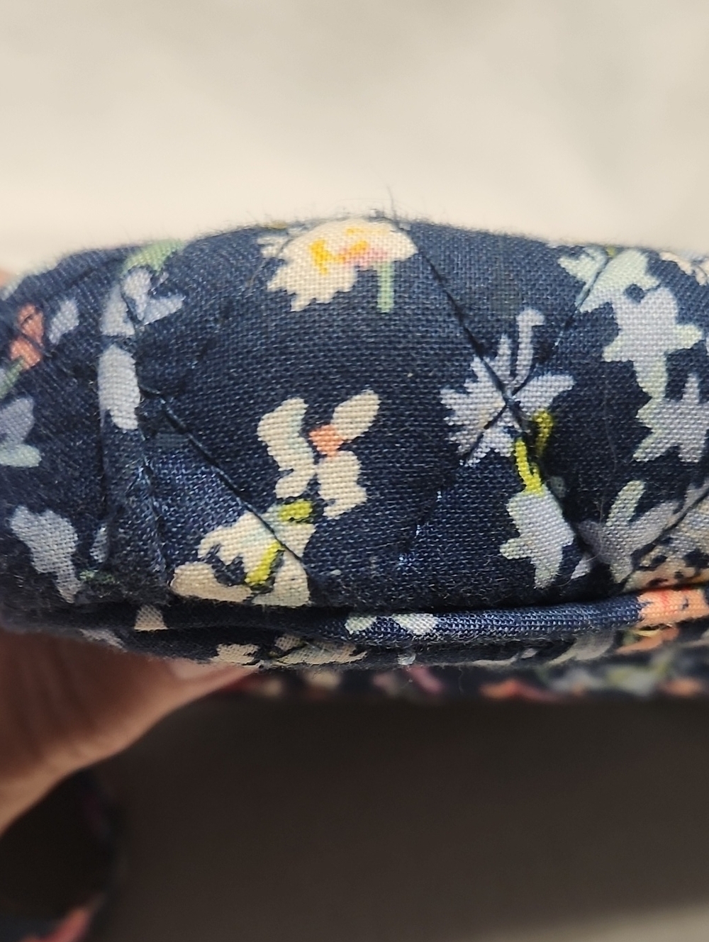 Vera Bradley Quilted Navy Floral Crossbody /missing Eye Glass Case - Picture 13 of 14